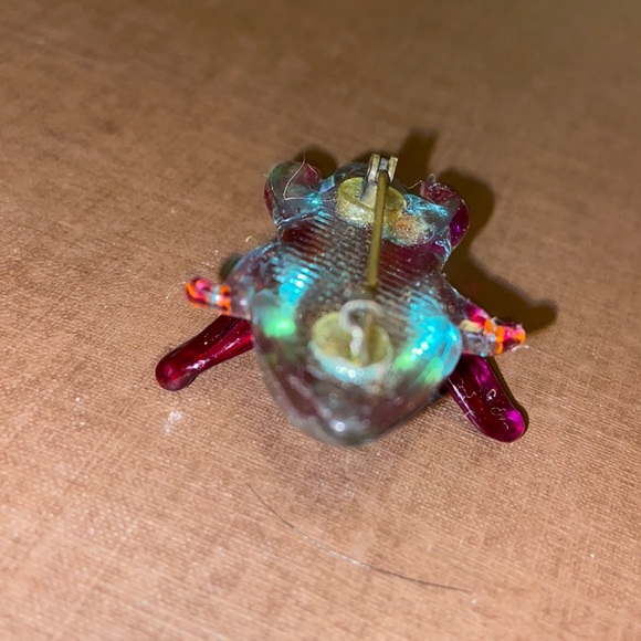 Vintage glass flying insect pin/brooch - Picture 12 of 14